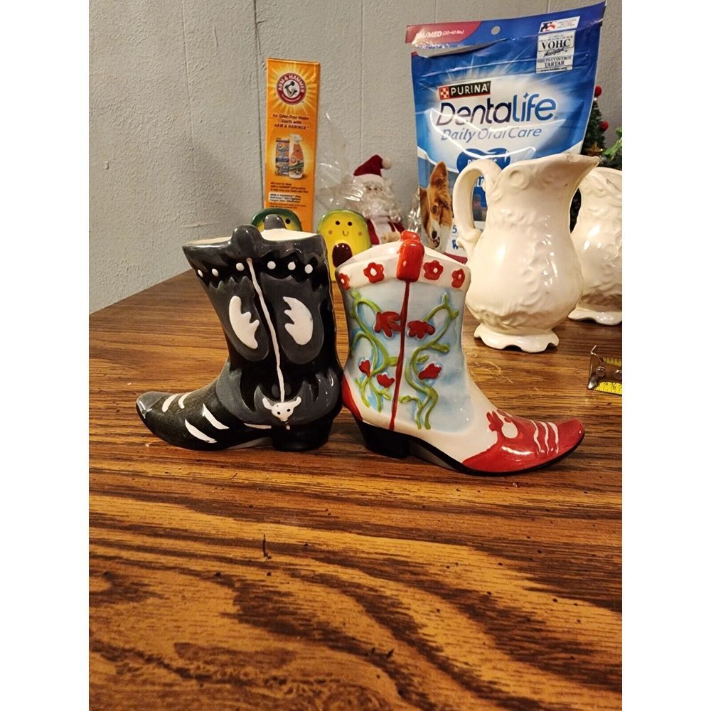 Porcelain Magnetic Cowboy Boots Salt and Pepper‎ Shaker Set. Westland